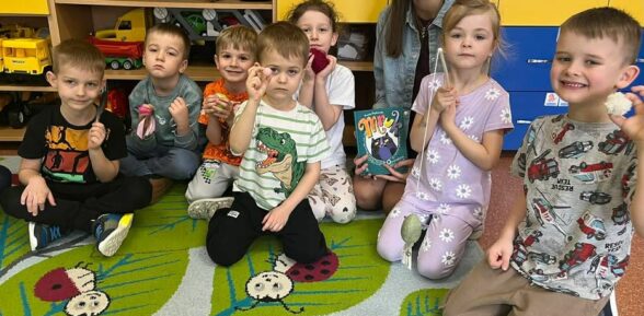 Czytelnicze spotkanie z przedszkolakami