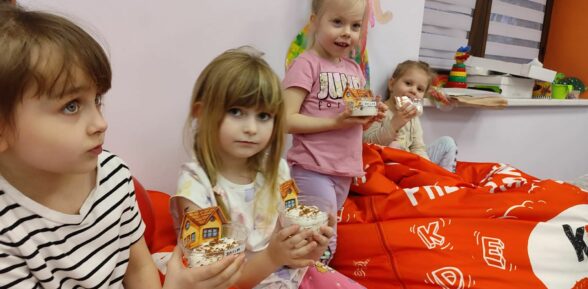 Bajki, bajeczki z bibliotecznej półeczki kontra wiosenne zabawy w naszej świetlicy.