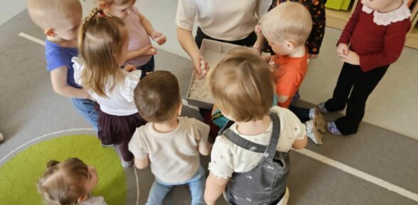 Spotkanie czytelnicze w żłobku